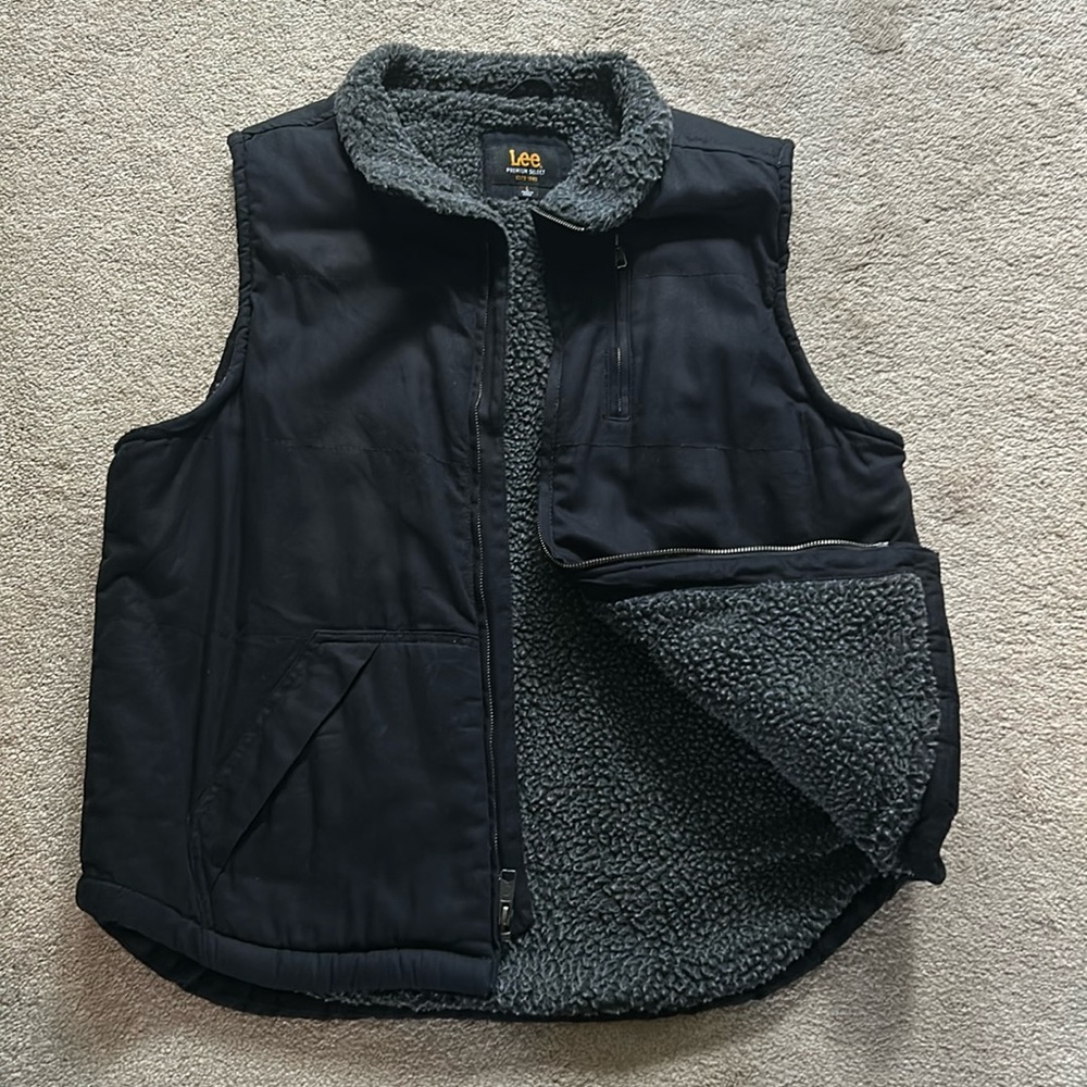 Men’s sherpa lined vest